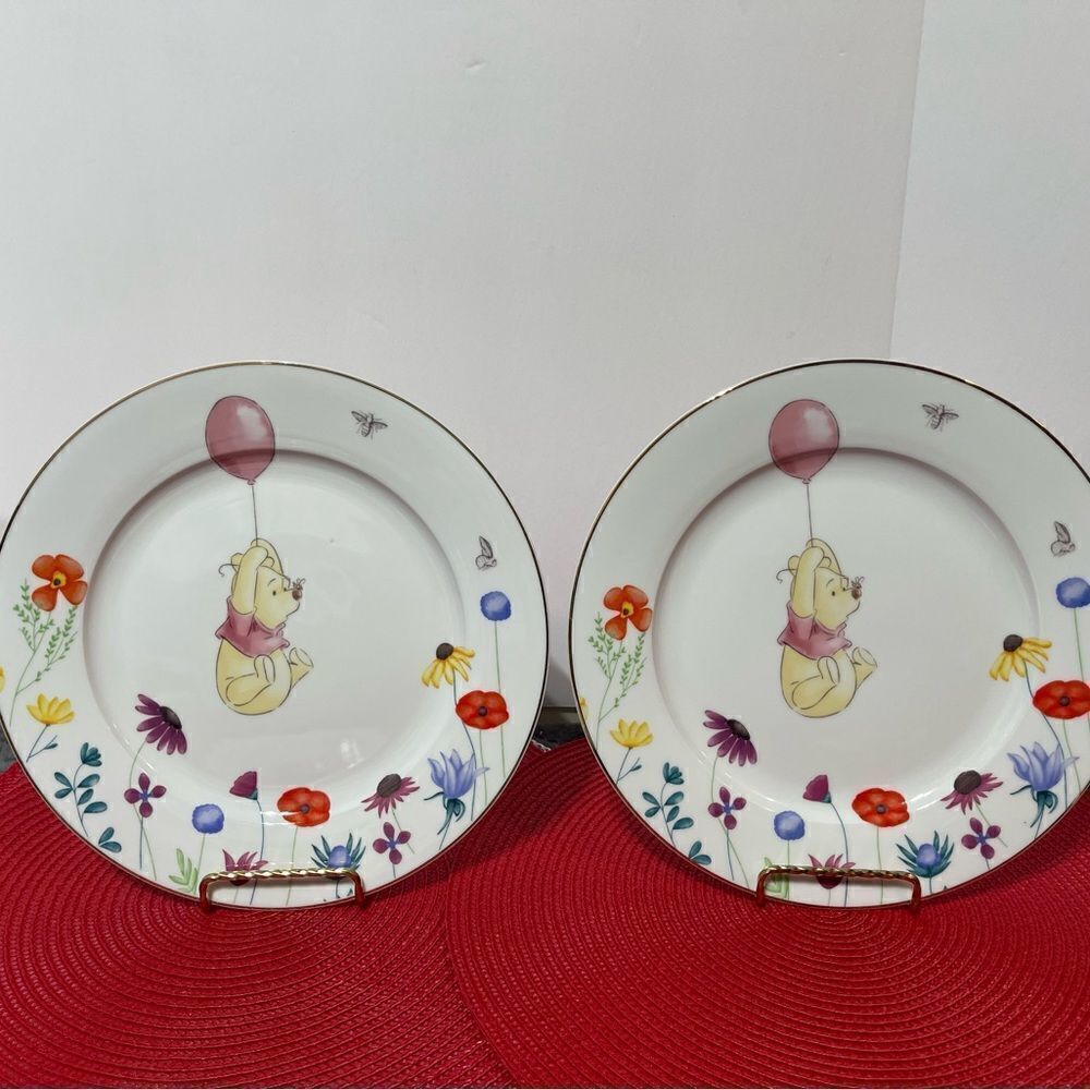 Disney Winnie the Pooh Among the Flowers Dinner Plates set of 2 NWT